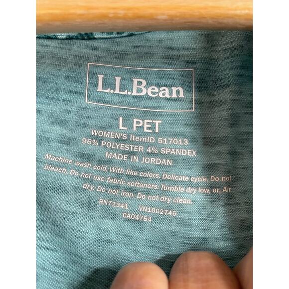 L.L Bean short sleeve tee aqua animal print stretchy lightweight Size Lp - Picture 6 of 7